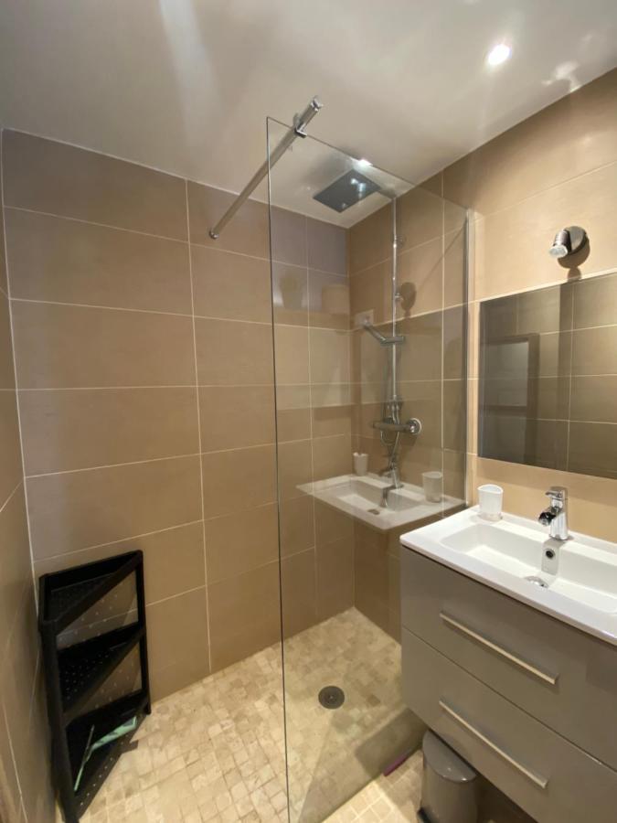 Agreable Studio Proche Sttropez Piscine Et Tennis Gassin Eksteriør billede